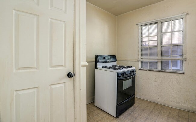 Photo - 8130 Middlepointe St