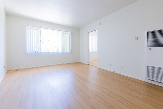Photo - 667-669-669 Levering Ave Unidad 5