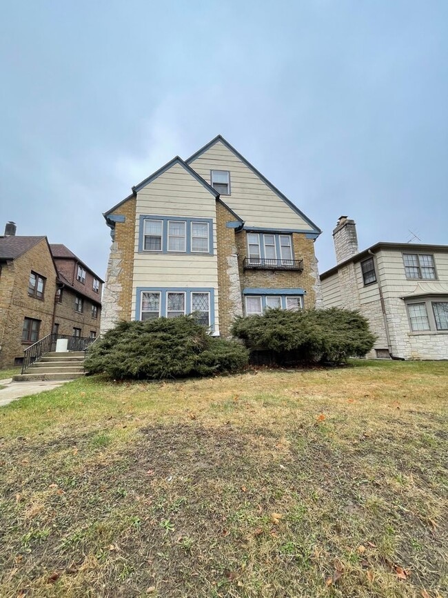 Photo - 2949 N Sherman Blvd Unit 2949A