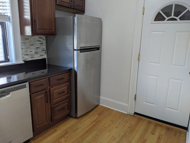 Photo - 716 Reba Pl Unit 18-3N