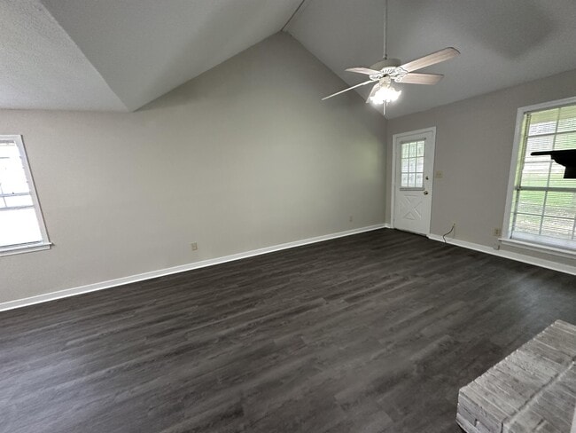 Photo - 108 Briarmeade Dr