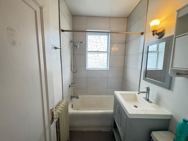 Photo - 2700 N Laramie Ave Unit 2704 N LARAMIE AVE,&nbsp; 3