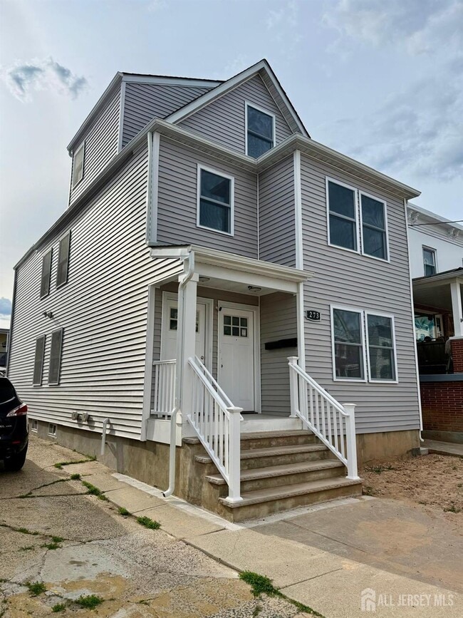 Photo - 273 Oak St Unit 2