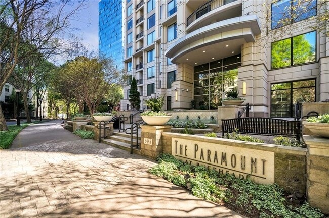 Building Photo - 3445 Stratford Rd NE Unit 805