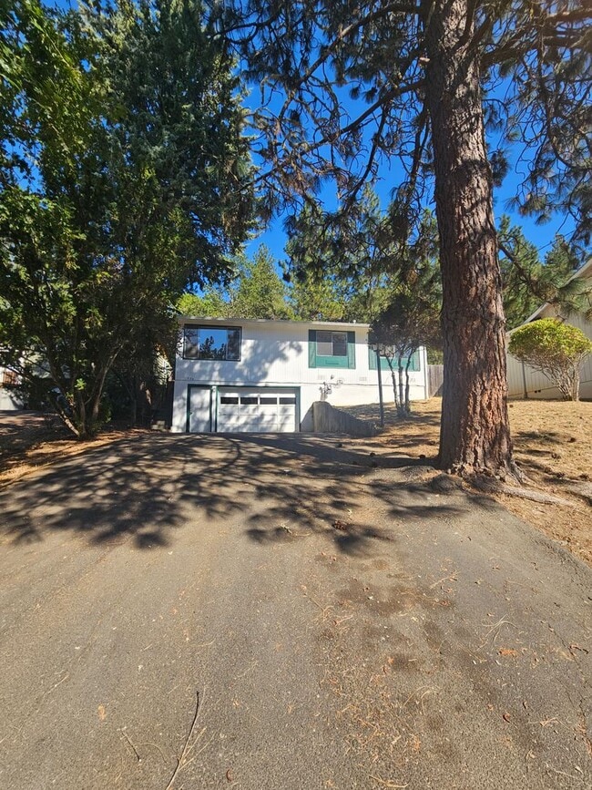 Photo - 635 S 5th St