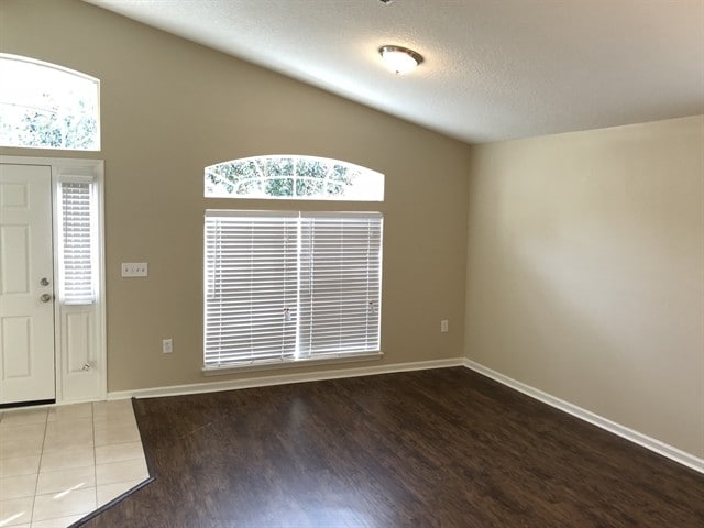 Photo - 1312 River City St