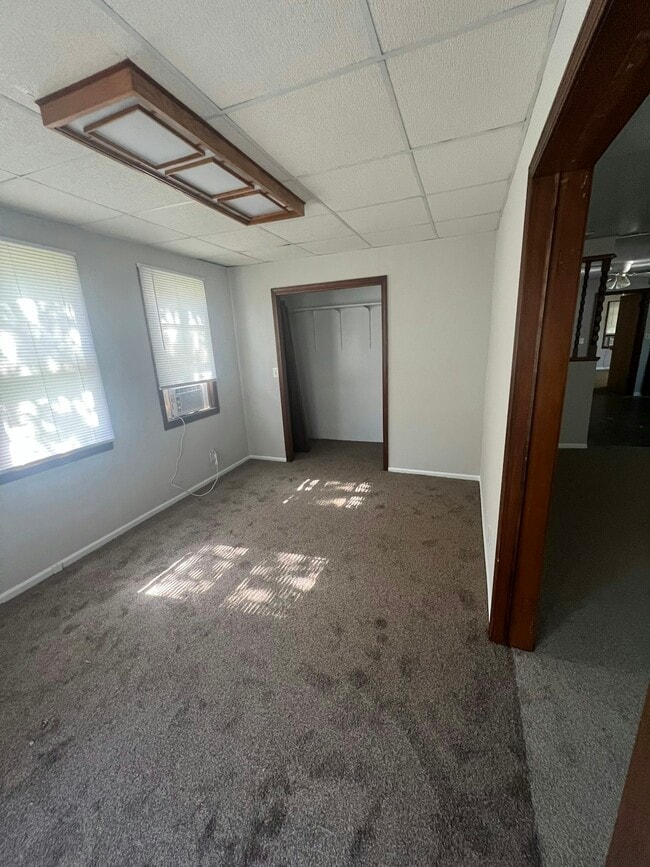 Photo - 409 E 9th St