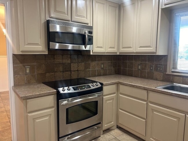 Photo - 7702 Knoxville Dr