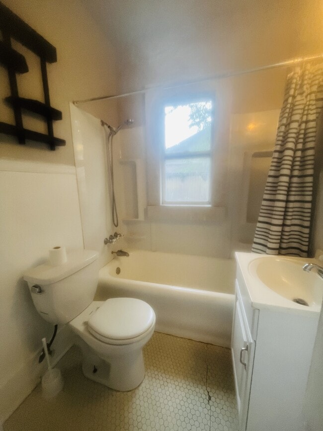 Photo - 1831 W Park Pl