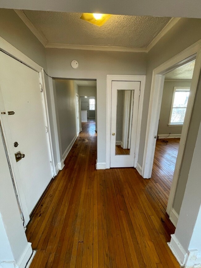 7931 S Manistee Ave Unit 2S