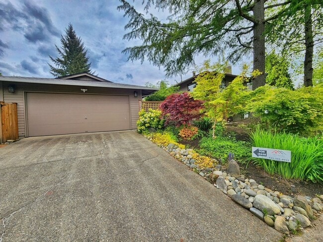 Photo - Beautiful 4 Bed 1.75 Bath Home Near Microsoft