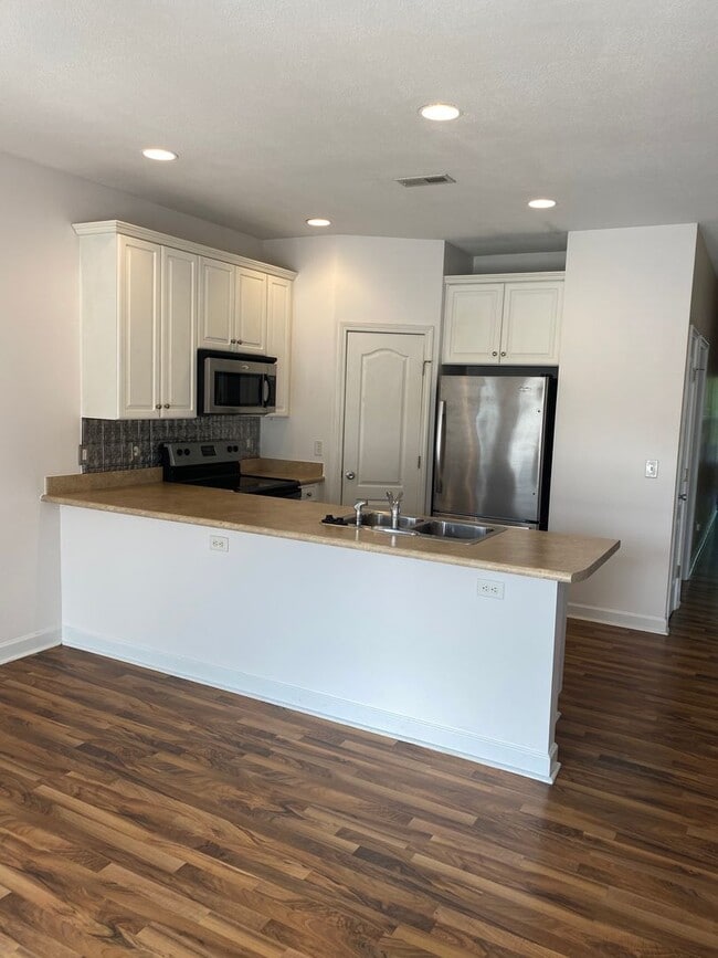 Photo - Great Downtown Location