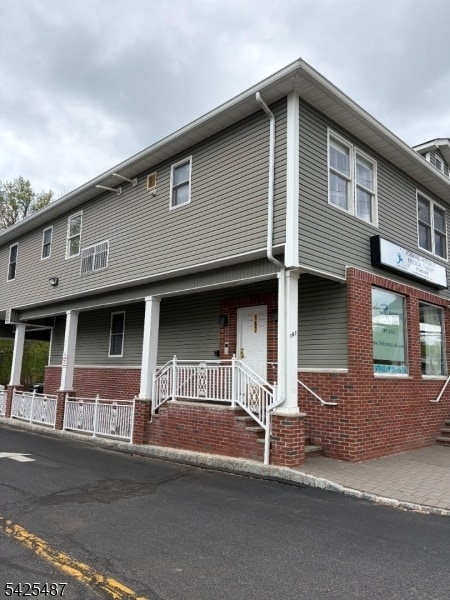 Building Photo - 167 Newark Pompton Turnpike