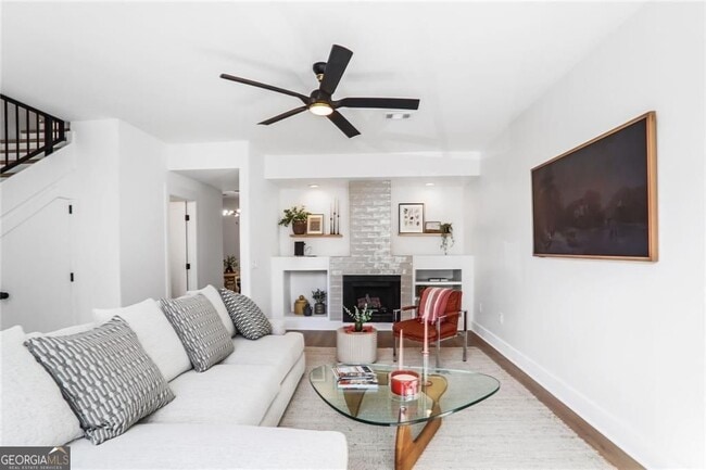 Photo - 1210 Cleburne Ave NE