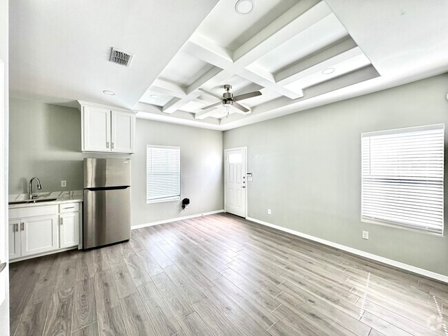 Building Photo - 3012 W Kenwood St Unit 2 Rental