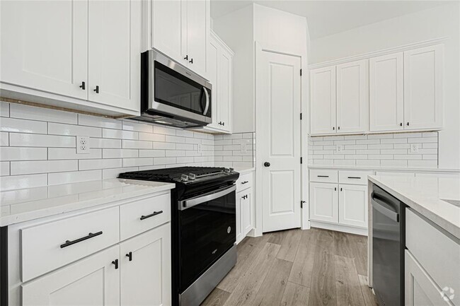 Building Photo - 2406 Mann St Rental