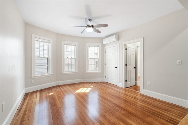 Photo - 511 Geneva Ave Unit 2