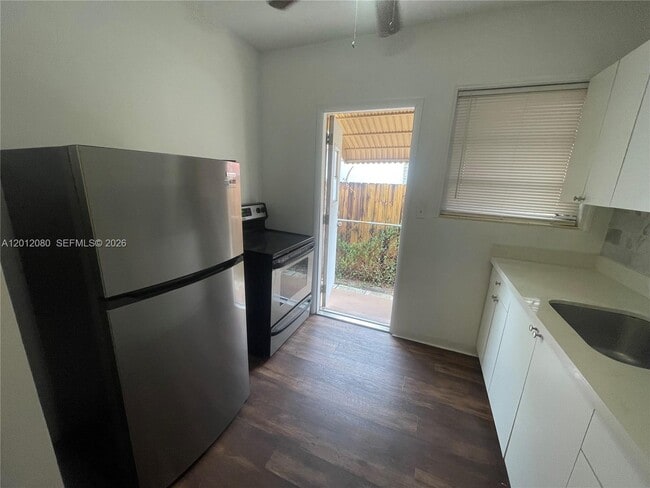 Photo - 1644 Plunkett St Unidad EAST