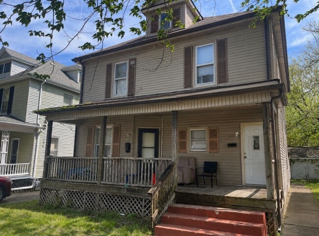 Building Photo - 1240 N 4th St Unit Apt. 1