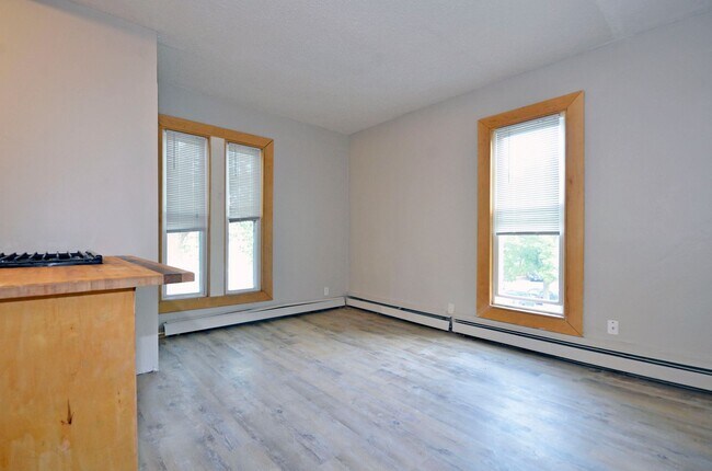 Photo - Updated Studio Unit - Available Now! Unit 3