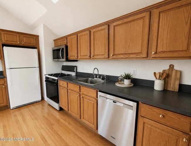 111 Brighton Ave Unit 2S Studio