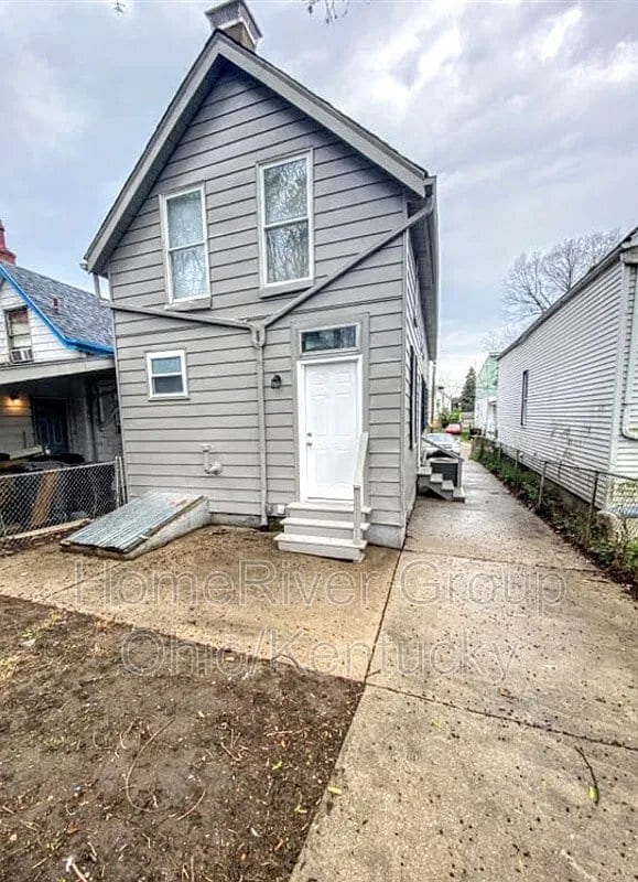 Photo - 24 Poplar St