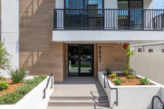 Photo - 8867 W Alcott St