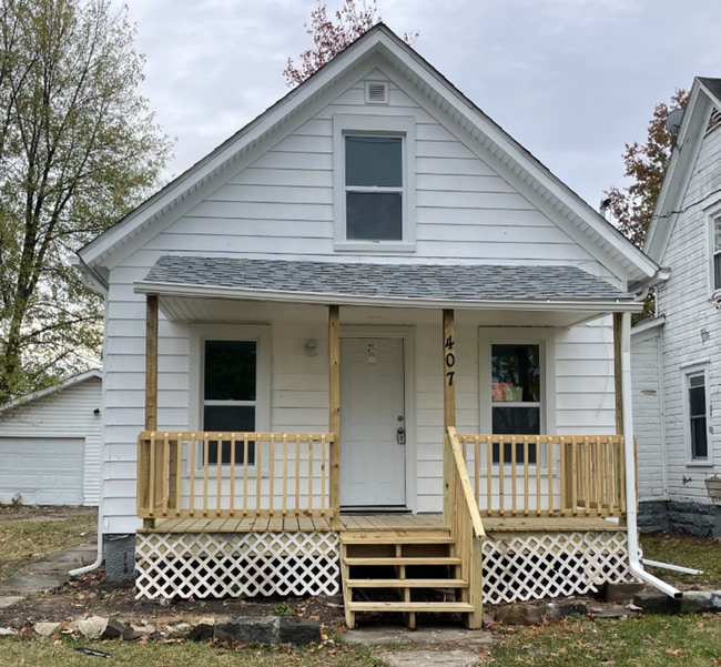 Building Photo - SECTION 8 & EDEN ACCEPTED!! Newly Renovate...