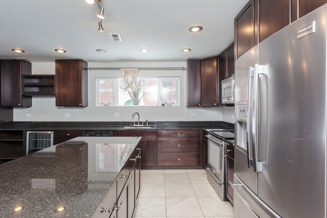 Photo - 700 N Noble St