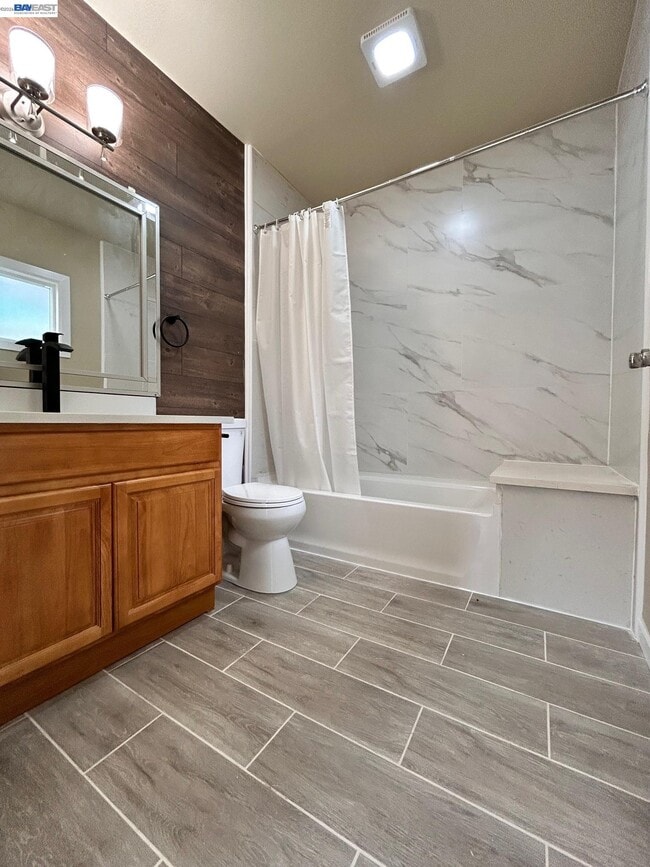 Photo - 213 E Ruby St