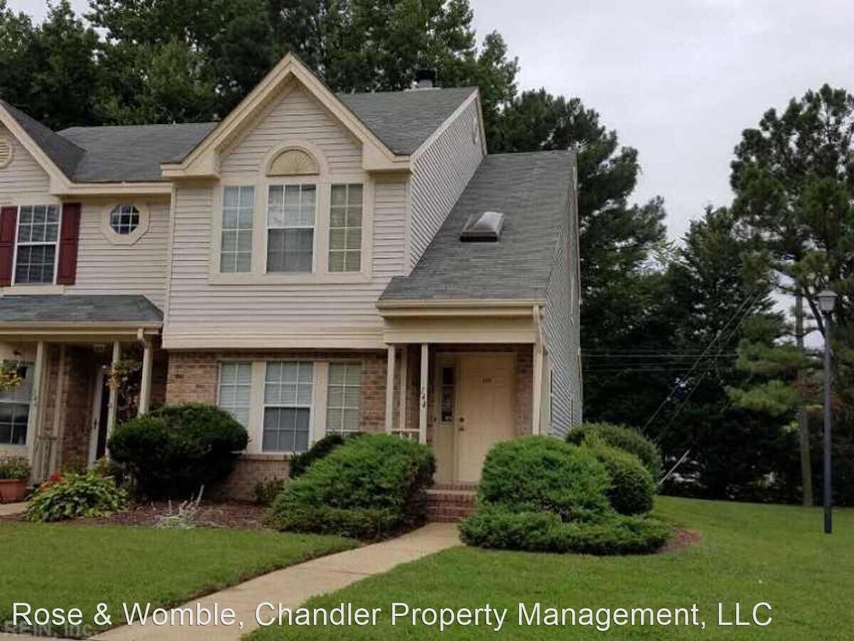 3 br, 2.5 bath House - 144 Corwin Circle - 3 br, 2.5 bath House - 144 Corwin Circle