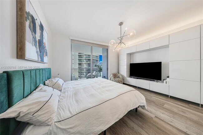 Photo - 488 NE 18th St Unidad 1711