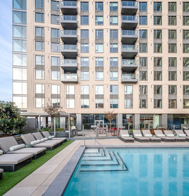 Photo - 17th and Broadway