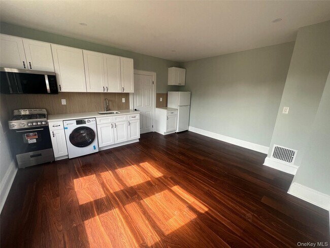 Building Photo - 62 Woodland Ave Unit 3 Rental