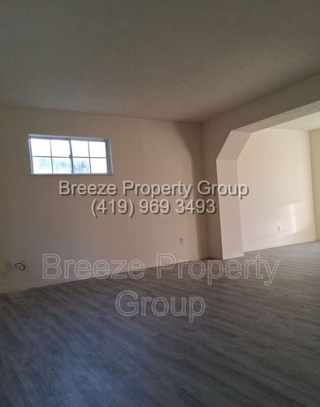 Photo - 197 W Chalmers Ave