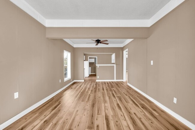 Photo - 433 E Jordan Ave