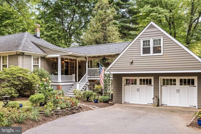 Photo - 731 River Rd
