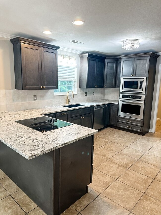 Photo - Beautifully updated 4 Bedroom/2.5 Bath Executive Rental in Farragut!