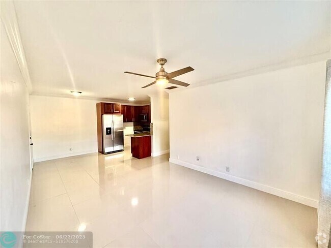 Building Photo - 299 SW 7th St Unit 101a Rental