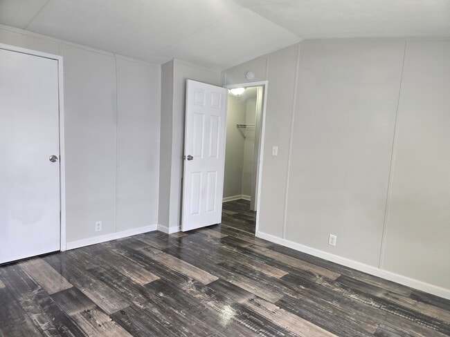 Photo - 210 Jamback Rd