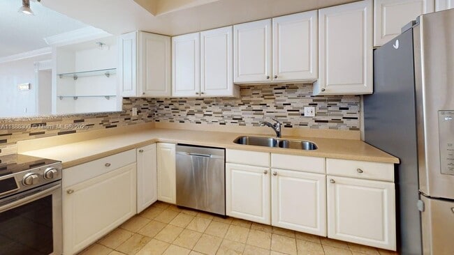Photo - 600 Three Islands Boulevard Unidad 721