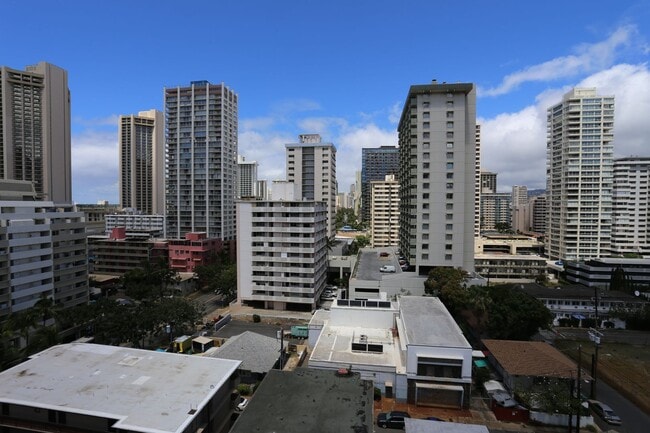 Photo - Liliuokalani Plaza – 2 bedroom, 2 bath wit...