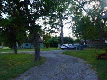 Photo - 700 N Main St