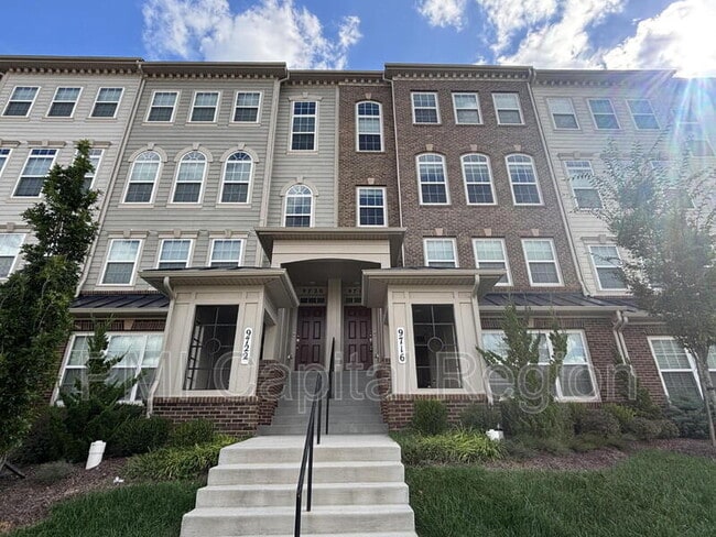 Building Photo - 9718 Vang Dr