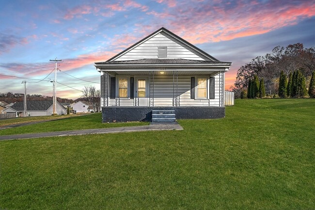 Building Photo - 1408 W College St