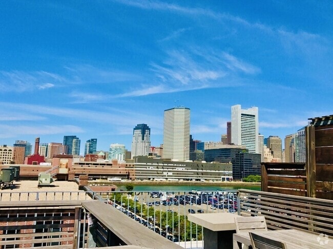 Building Photo - 35 Channel Center St Unit PH503 Rental