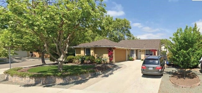 Great Neighborhood - 3 bedroom house with ... - Great Neighborhood - 3 bedroom house with ...