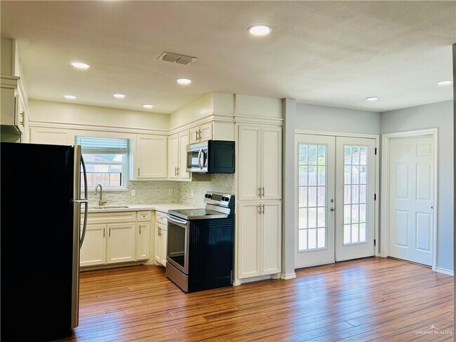 Photo - 2613 E Mile 2 Rd