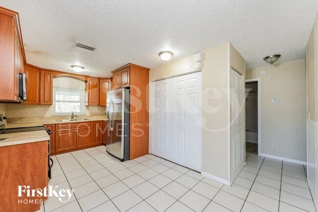Photo - 4301 Tarpon Dr SE