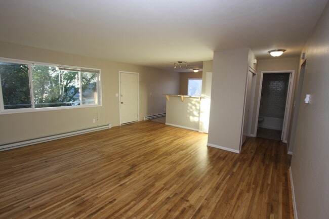 Building Photo - 1626 Southeast Lexington Street Rental